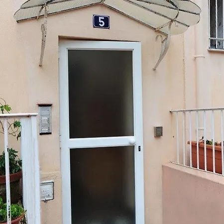 La Maison Du Marche Apartment